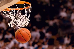 俱乐部外援多语种培训课程上线促进更好沟通与配合，外语俱乐部海报