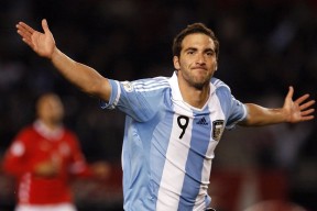 中国足球联赛赛程调整对电视转播收益影响，足球比赛 中国